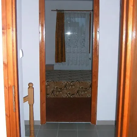 דירה Lizi Apartman