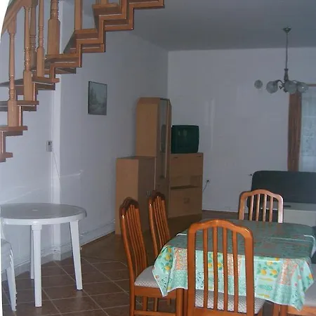 Apartmán Lizi Apartman *