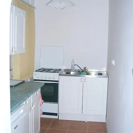 Apartman Lizi Apartman *