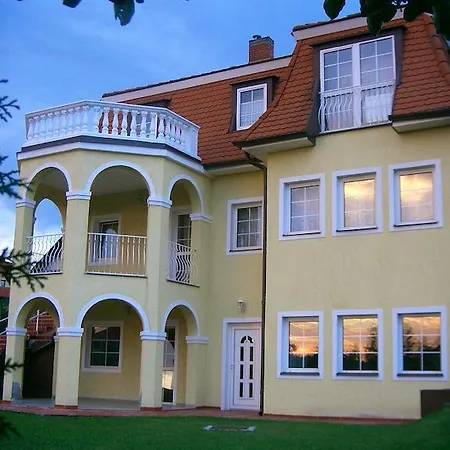 Lizi Apartman