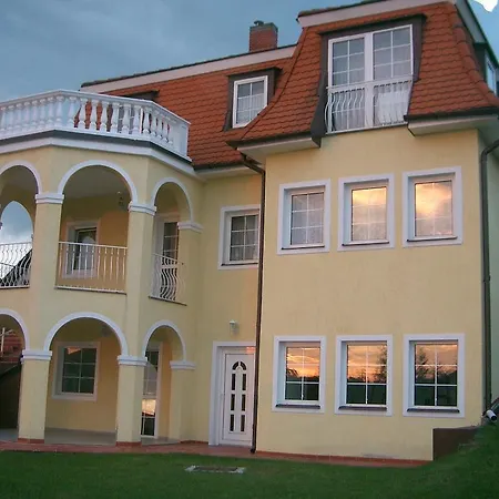 Lizi Apartman