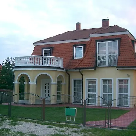 Apartman Lizi Apartman *