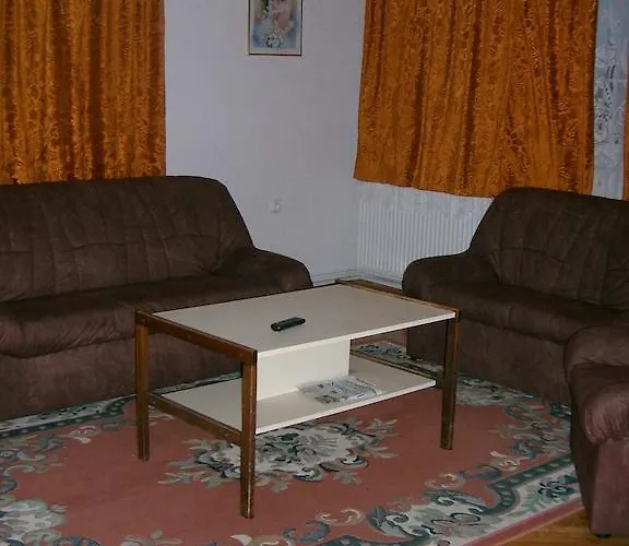 דירה Lizi Apartman