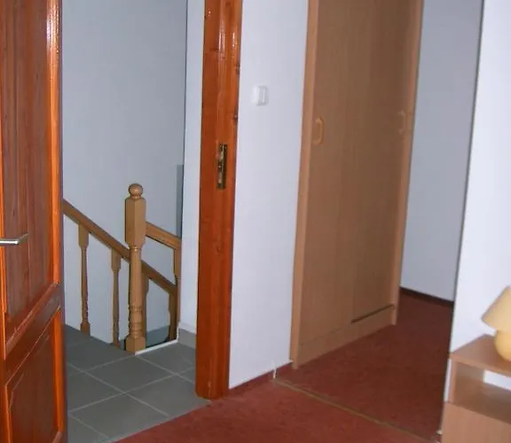 Апартаменты Lizi Apartman *